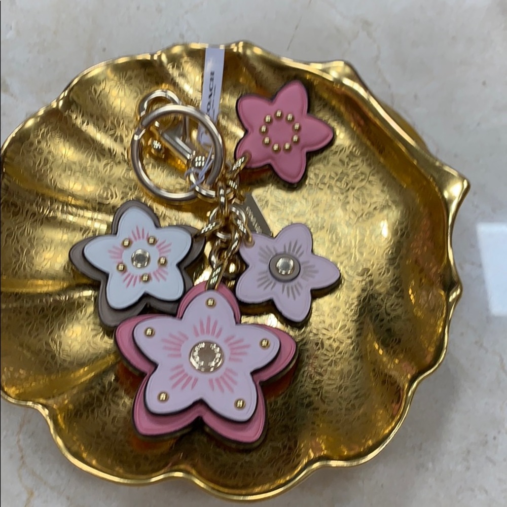 COACH WILDFLOWER CLUSTER BAG CHARM BRASS & PINK - Picture 13 of 16